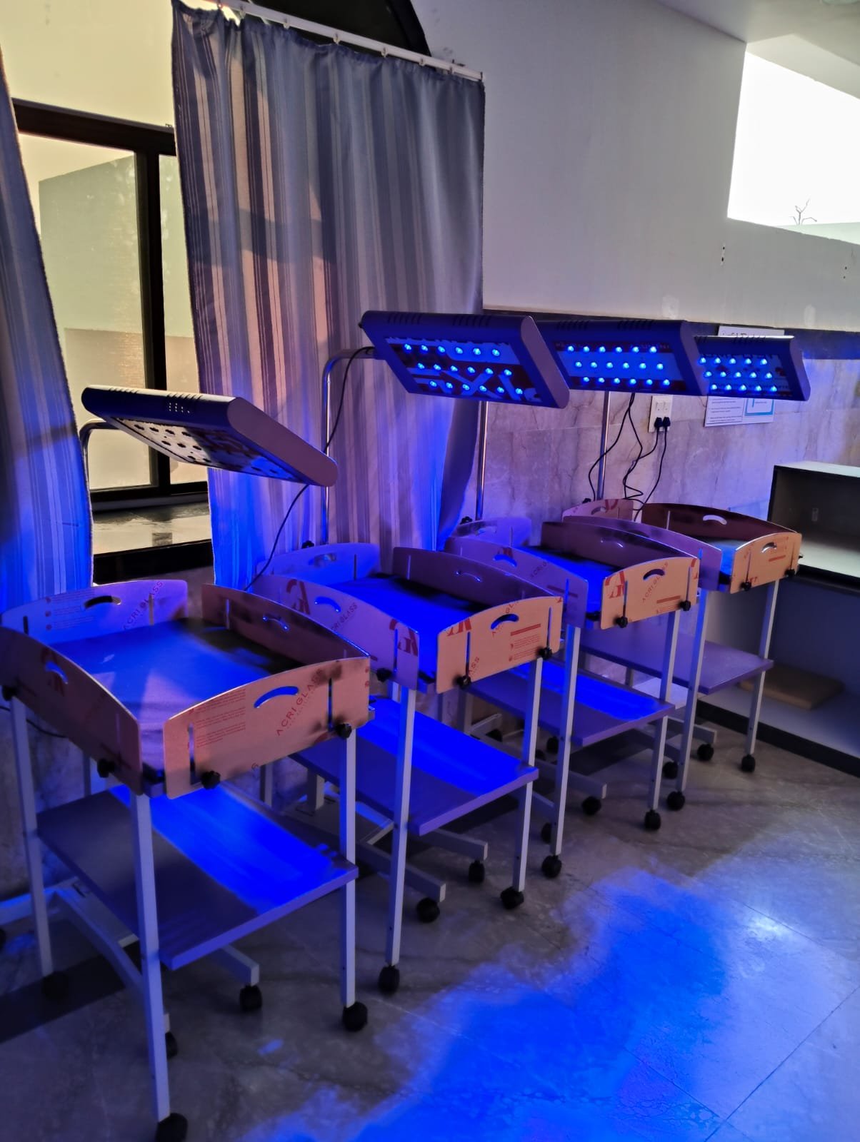 LED Phototherapy Machine
